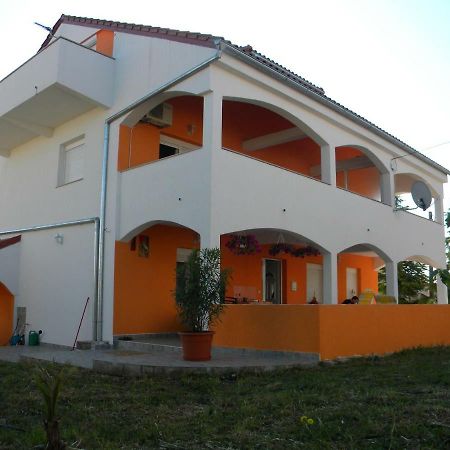 Apartmani Livk Debeljak Exteriér fotografie