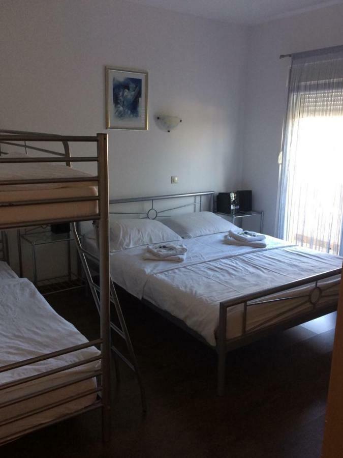 Apartmani Livk Debeljak Exteriér fotografie