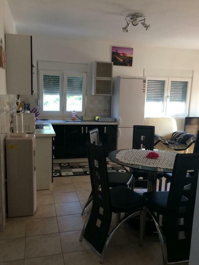Apartmani Livk Debeljak Exteriér fotografie