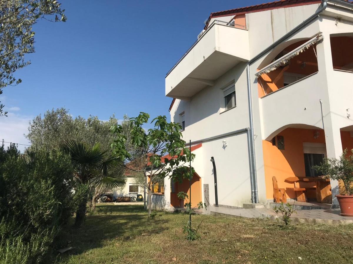 Apartmani Livk Debeljak Exteriér fotografie
