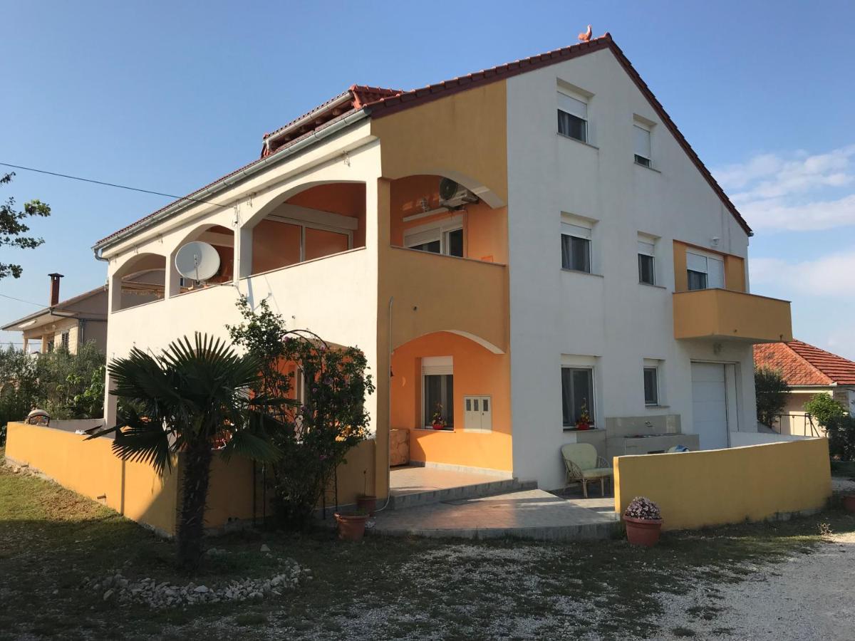 Apartmani Livk Debeljak Exteriér fotografie