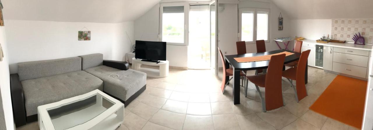 Apartmani Livk Debeljak Exteriér fotografie